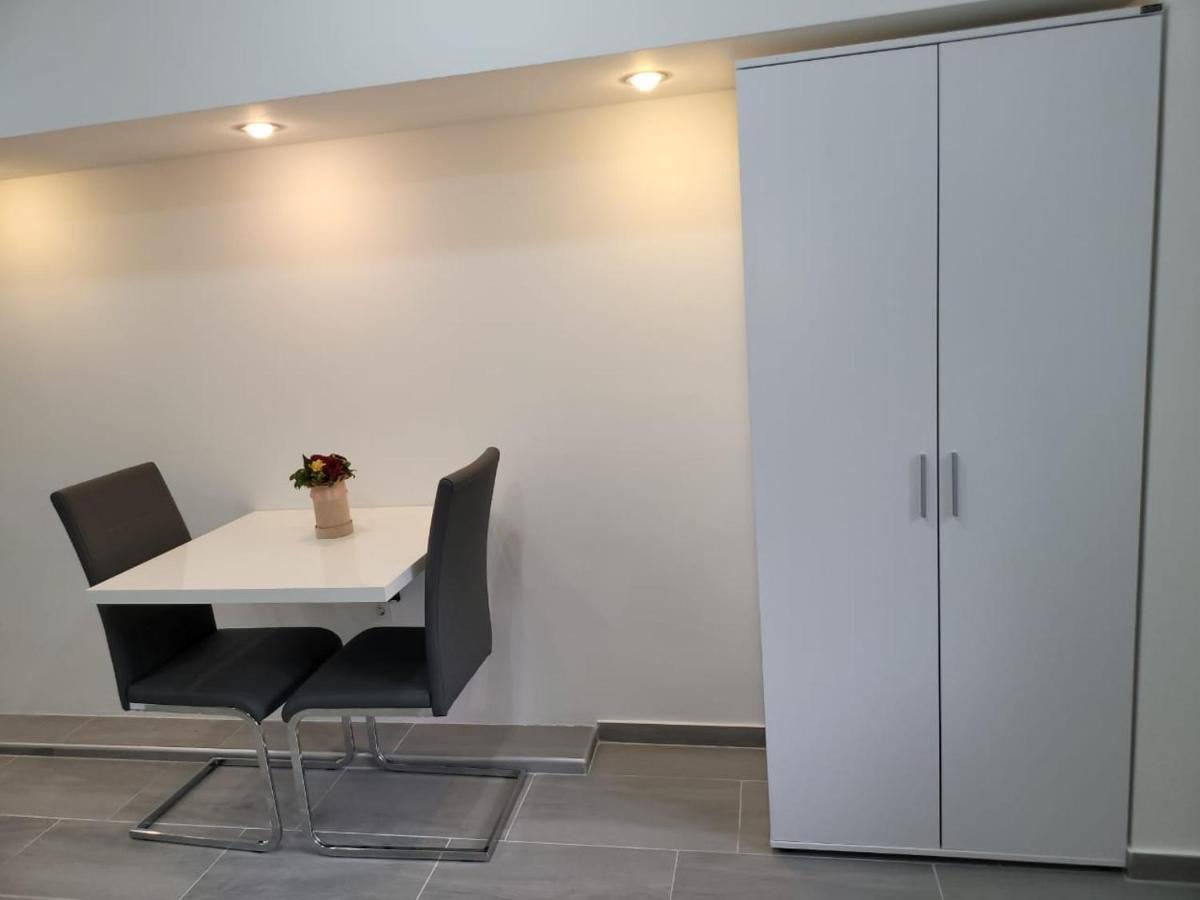 Apartment Diamond -Modern And Lovely Seaside Studio Apartment โกตอร์ ภายนอก รูปภาพ