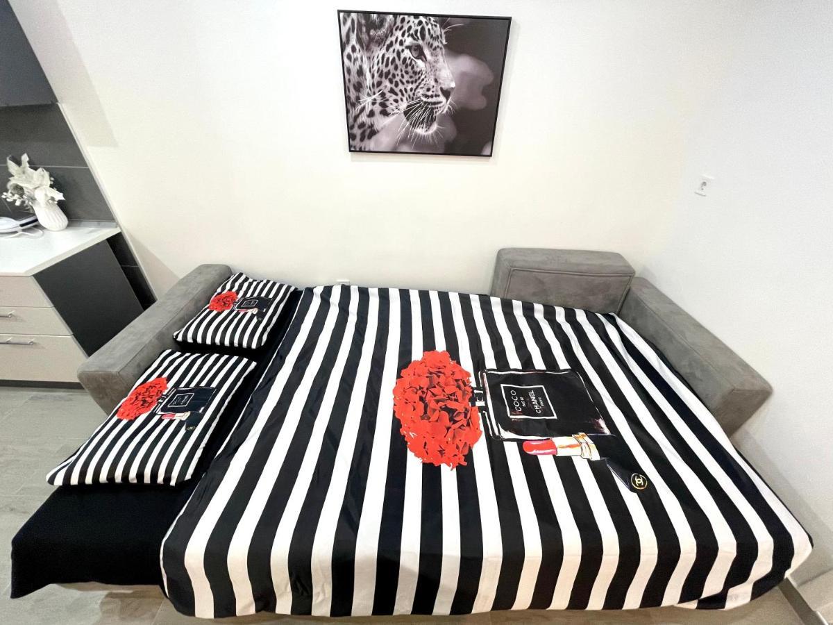 Apartment Diamond -Modern And Lovely Seaside Studio Apartment โกตอร์ ภายนอก รูปภาพ